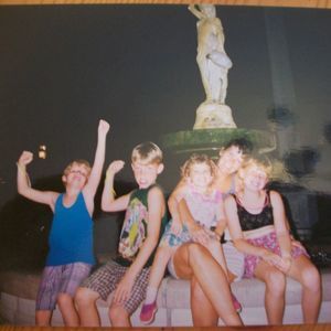 Meet your Posher, Dee